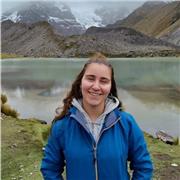 Ofrezco clases de apoyo y de preparación para exámenes oficiales de inglés y euskera (tengo experiencia en ambos aspectos)